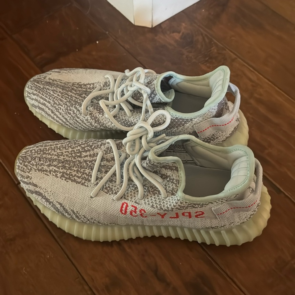 Yeezy Boost - Picture 3 of 9